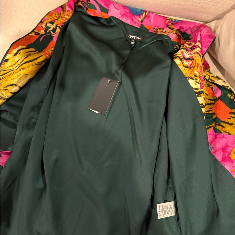 Pink Satin Robe with Green Accents - Picture 5 of 7